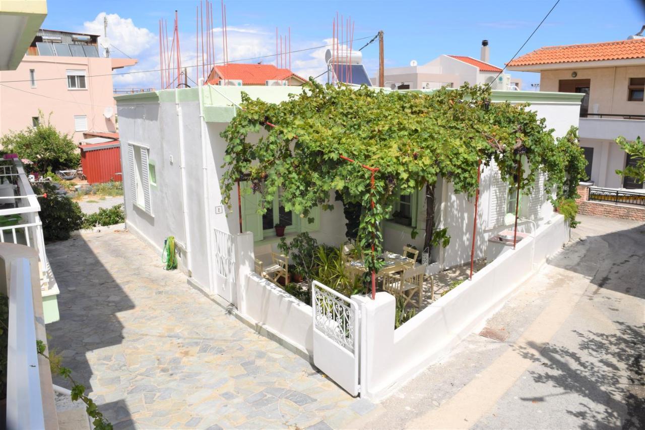 Village Home In 帕拉代西翁 外观 照片